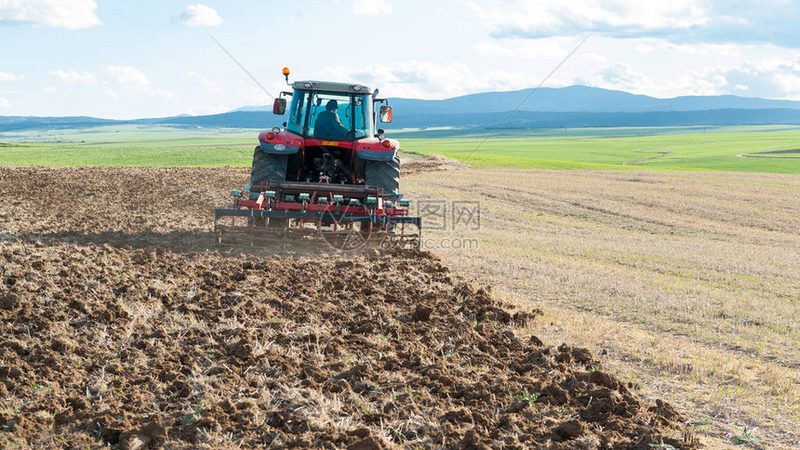 手推式播种机成本解析：一亩地投入背后的考量**