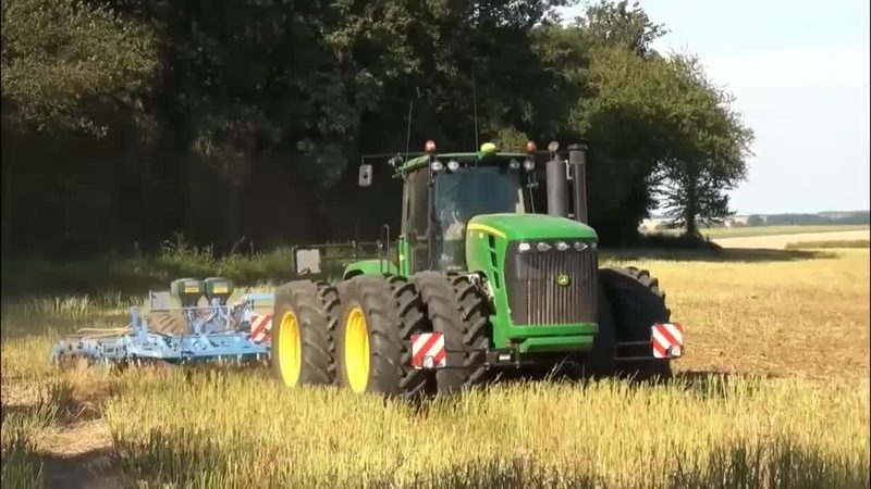 牧草打捆机与棉花打包机：功能差异与适用场景解析